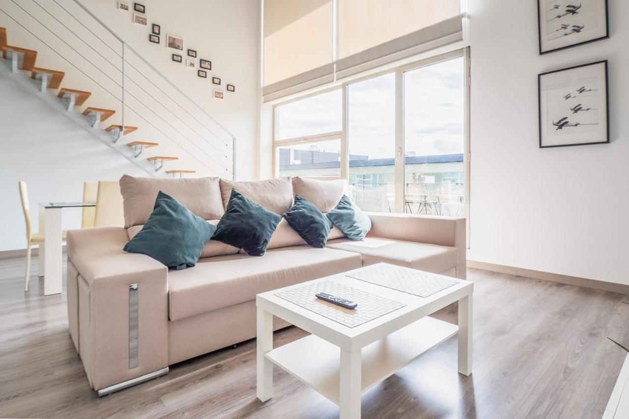 El Ventero Apartment - Elegante Apt Para 5 Con Terraza, Wi-Fi Y Aparcamiento En La Calle Camarma de Esteruelas Экстерьер фото