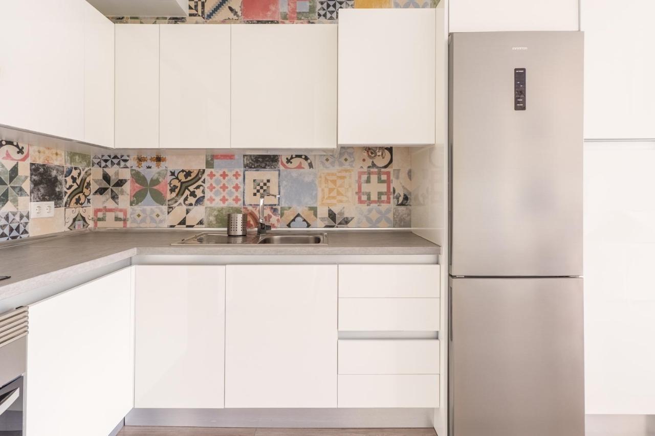 El Ventero Apartment - Elegante Apt Para 5 Con Terraza, Wi-Fi Y Aparcamiento En La Calle Camarma de Esteruelas Экстерьер фото