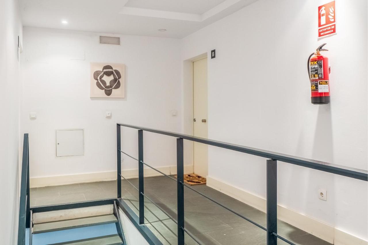 El Ventero Apartment - Elegante Apt Para 5 Con Terraza, Wi-Fi Y Aparcamiento En La Calle Camarma de Esteruelas Экстерьер фото