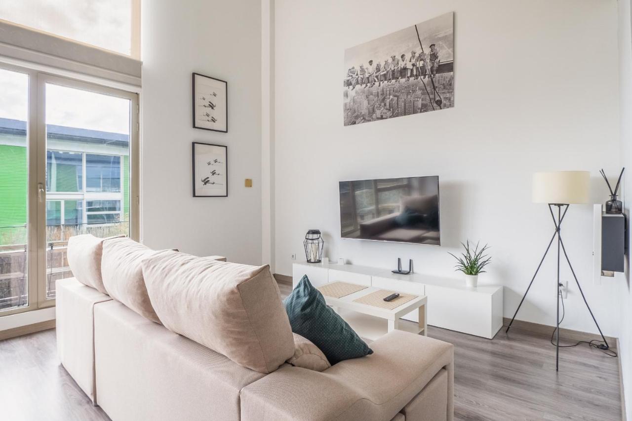 El Ventero Apartment - Elegante Apt Para 5 Con Terraza, Wi-Fi Y Aparcamiento En La Calle Camarma de Esteruelas Экстерьер фото